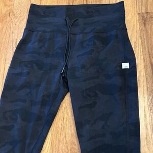 Vuori Daily Legging Black Camouflage